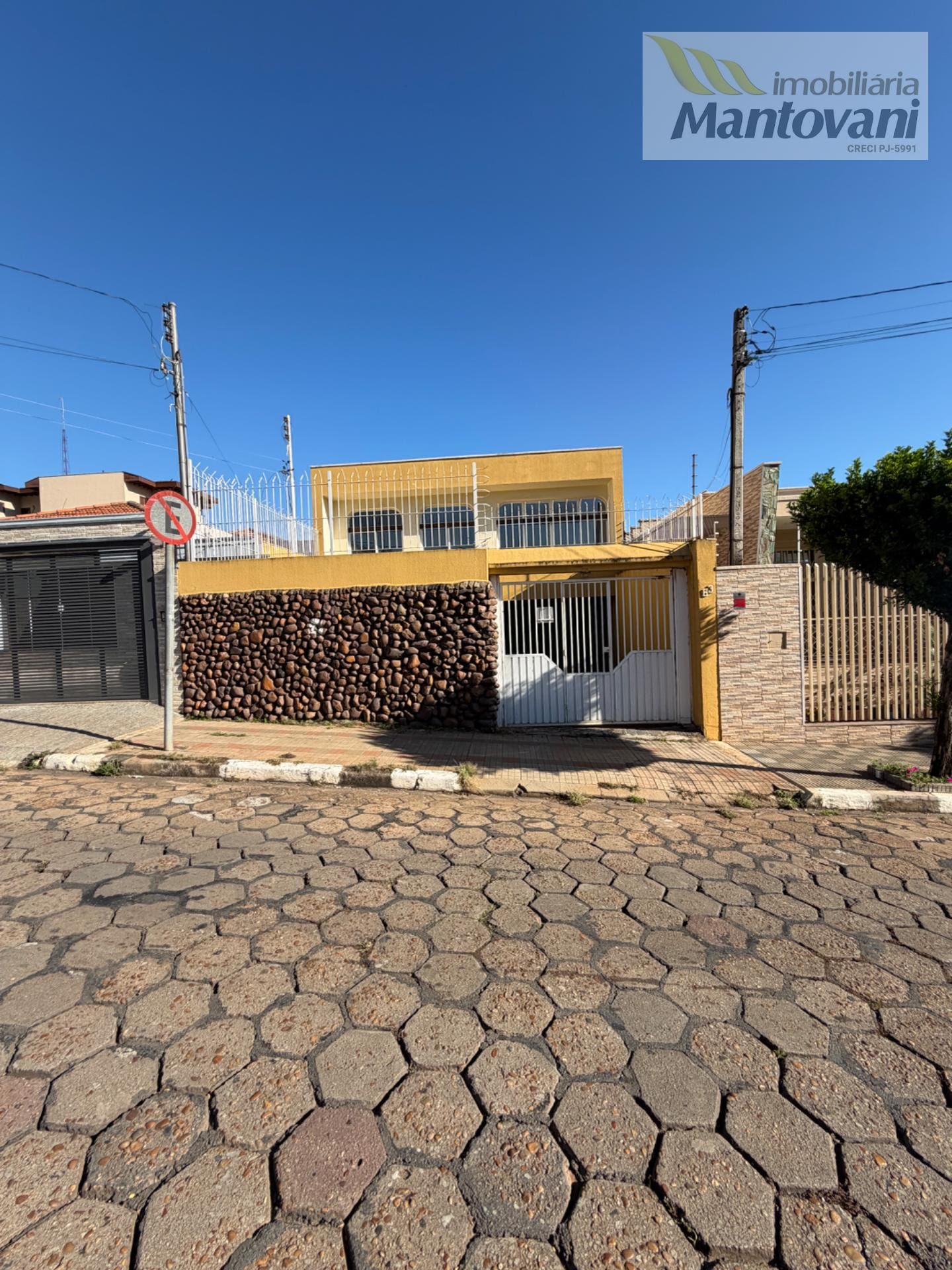 Casa à venda com 3 quartos, 2 banheiros, 2 vagas e 322m² no Centro, Tatuí — foto principal