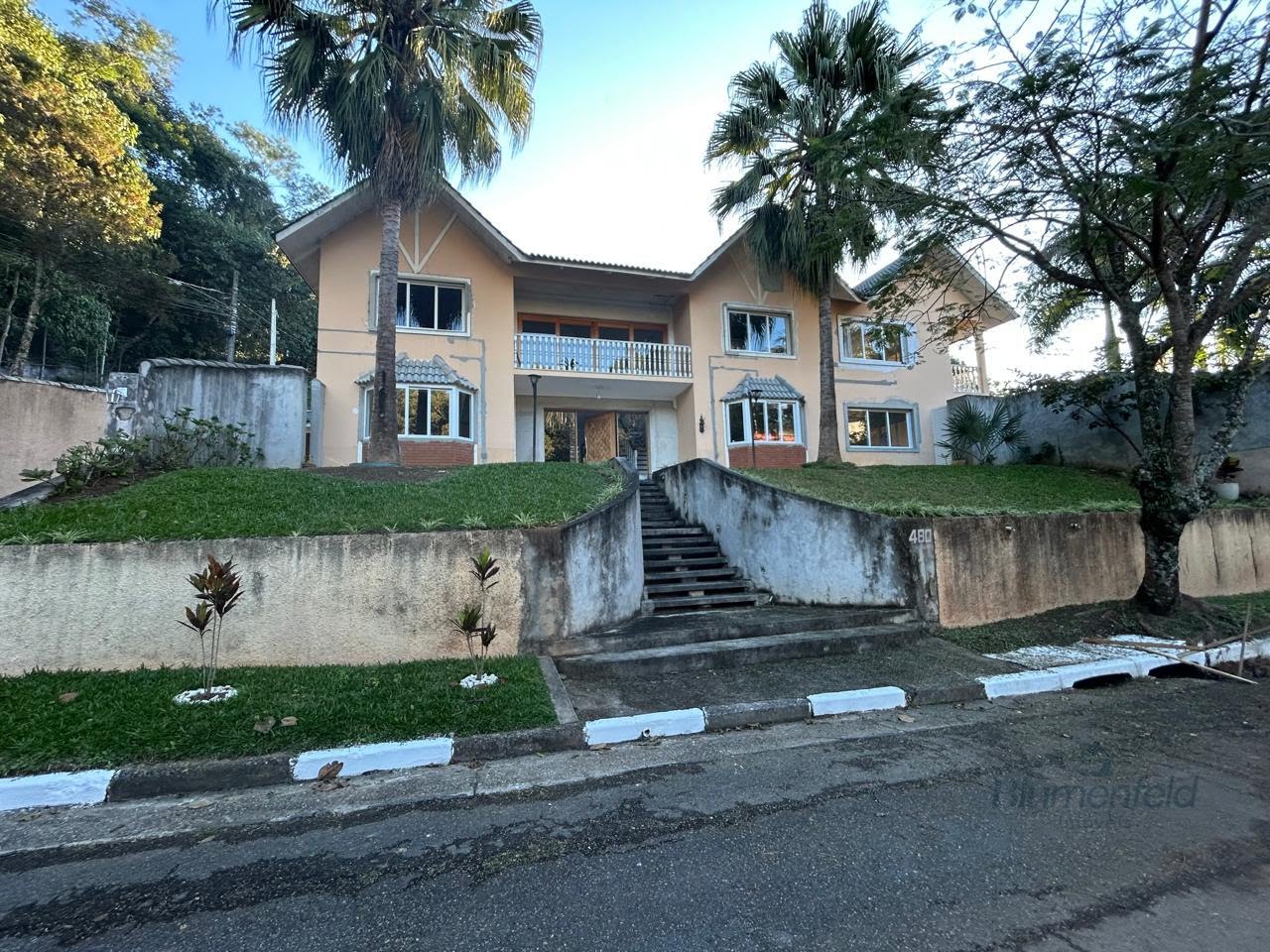 Casa à venda com 5 quartos, 5 banheiros, 5 vagas e 550m² no Condominio Arujazinho I II III, Arujá — foto principal