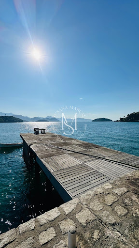 Casa na Ilha em Angra Caiçara com Píer Privativo 