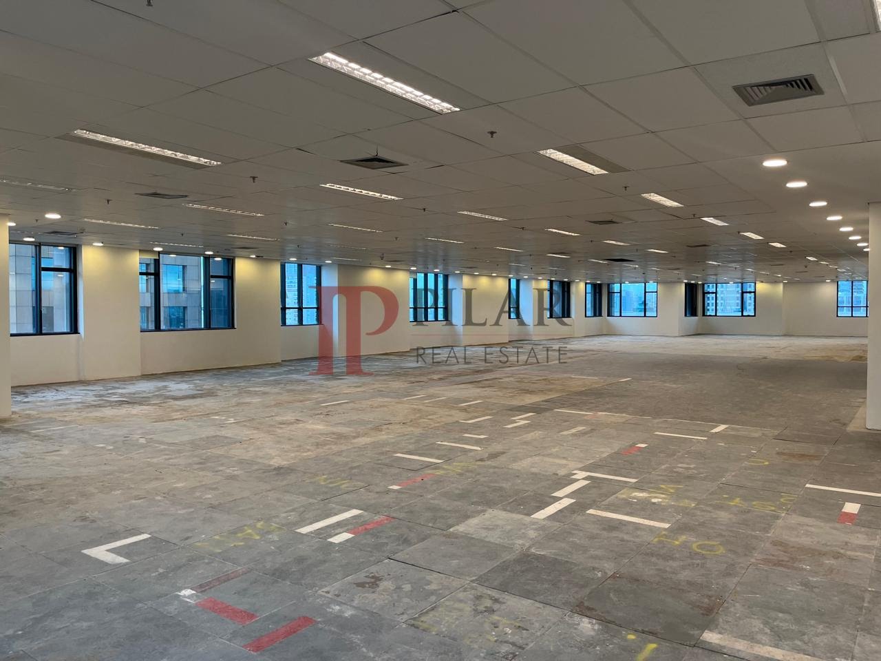 Andar para locação próximo a estação  