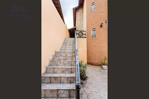 Escadas de acesso