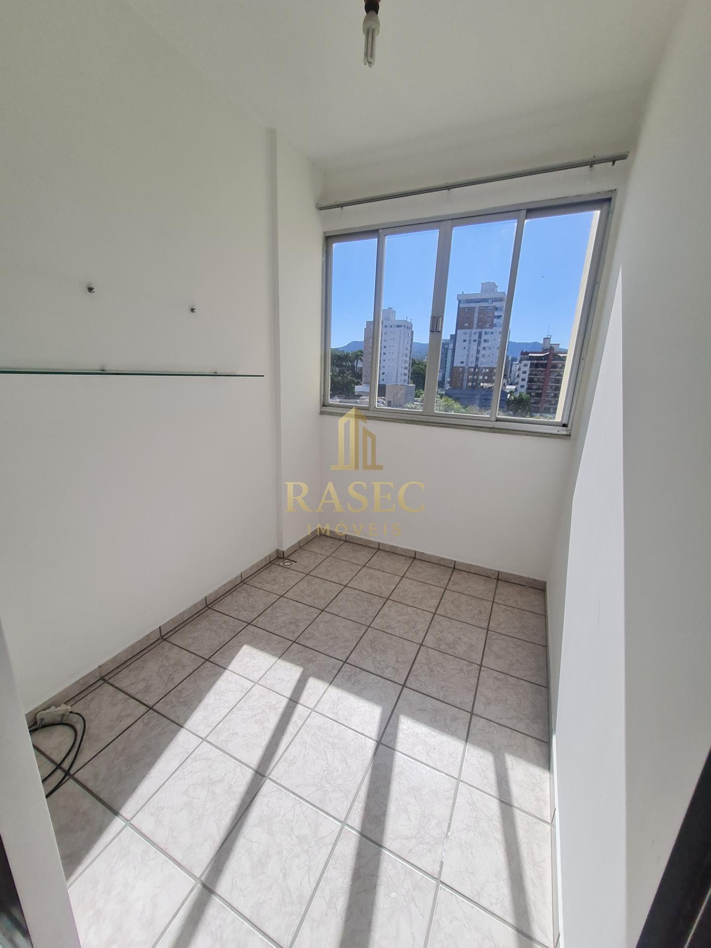 Apartamento à venda com 2 quartos, 1 suíte, 1 vaga e 70m² no Centro 1, Brusque (SC) — foto 5 de 9