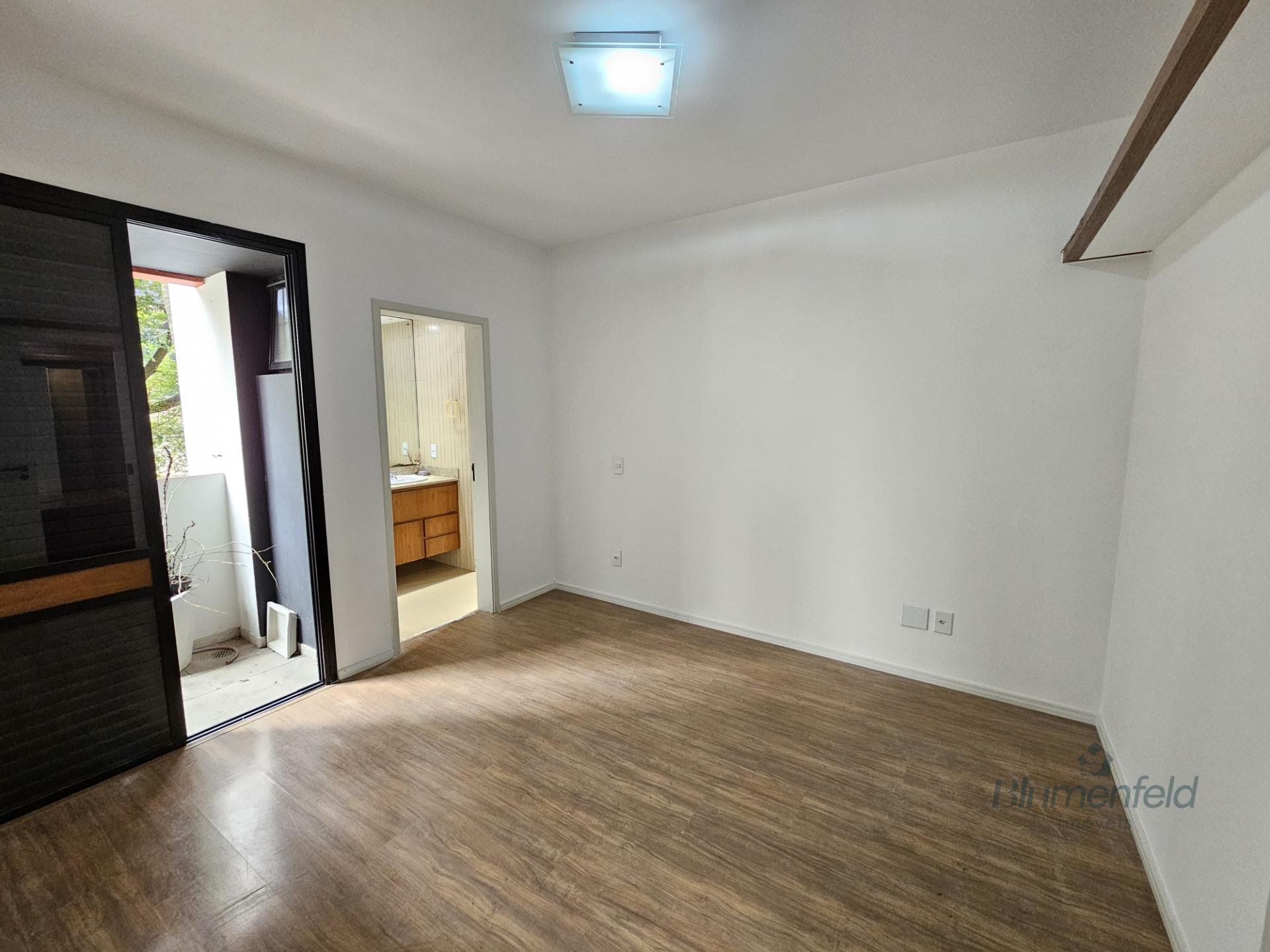 Apartamento para alugar com 3 quartos, 1 suíte, 1 vaga e 120m² no Moema, São Paulo (SP) — foto 8 de 28