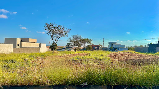 Lote / Terreno em Residencial Village  -  Catalão