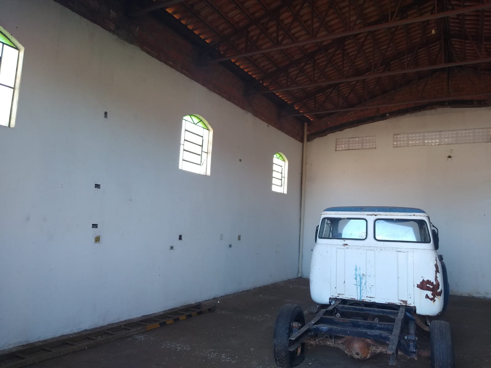 Terreno à venda com 300m² de terreno no Jardim Paranapunga, Três Lagoas — foto principal