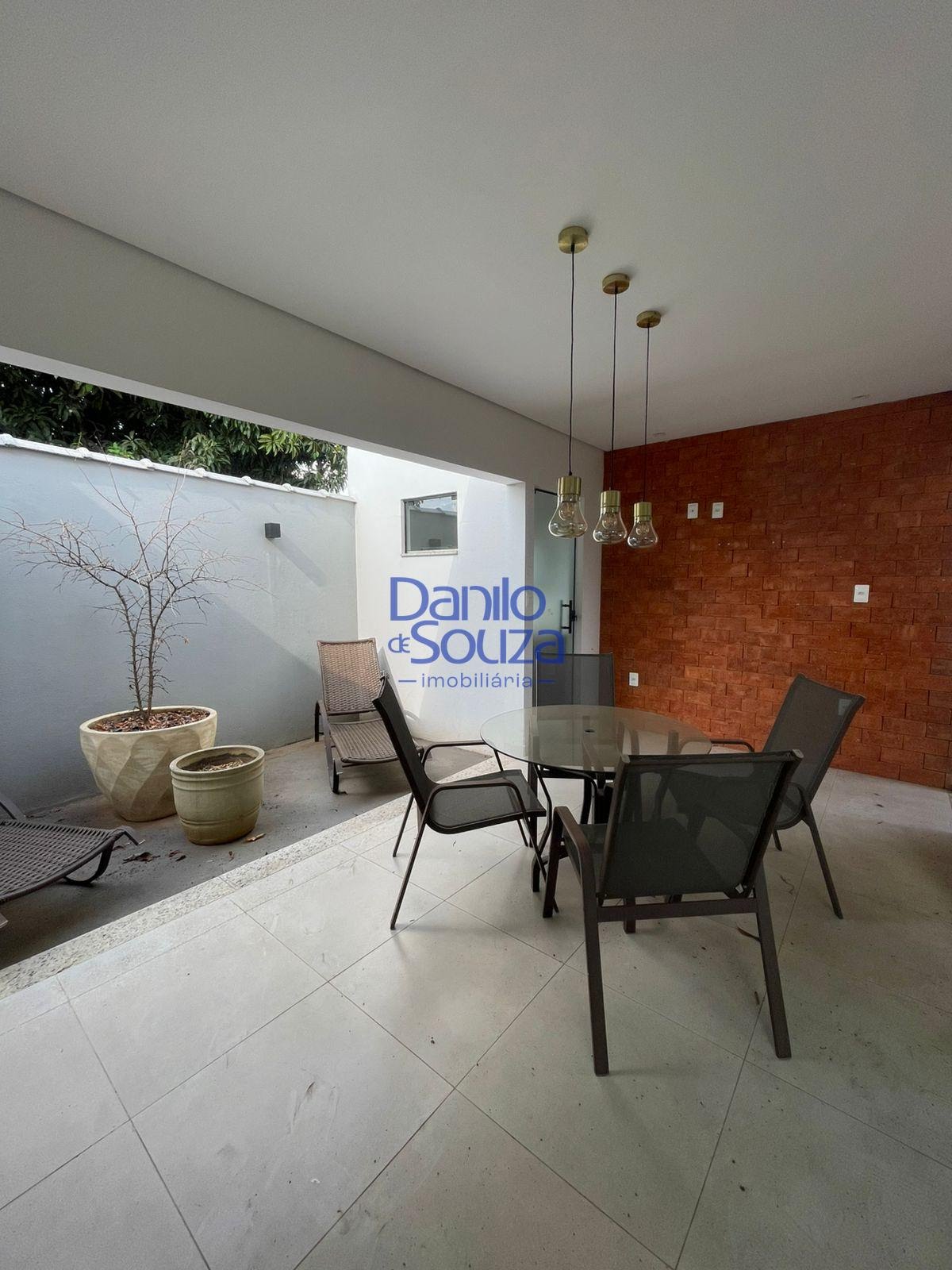 Casa à venda com 2 quartos, 1 suíte, 1 vaga e 140m² no Vila Sao Pedro, Araxá (MG) — foto 10 de 14