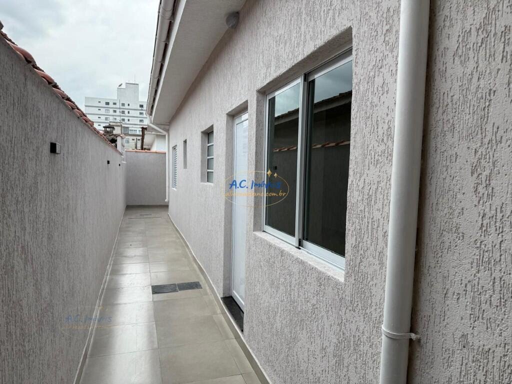 Casa à venda com 2 quartos, 2 banheiros, 2 vagas e 70m² no Nova Mirim, Praia Grande — foto principal