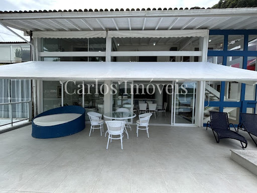 Casa Frente Mar para Temporada em Angra dos Reis / RJ no bairro Itanema