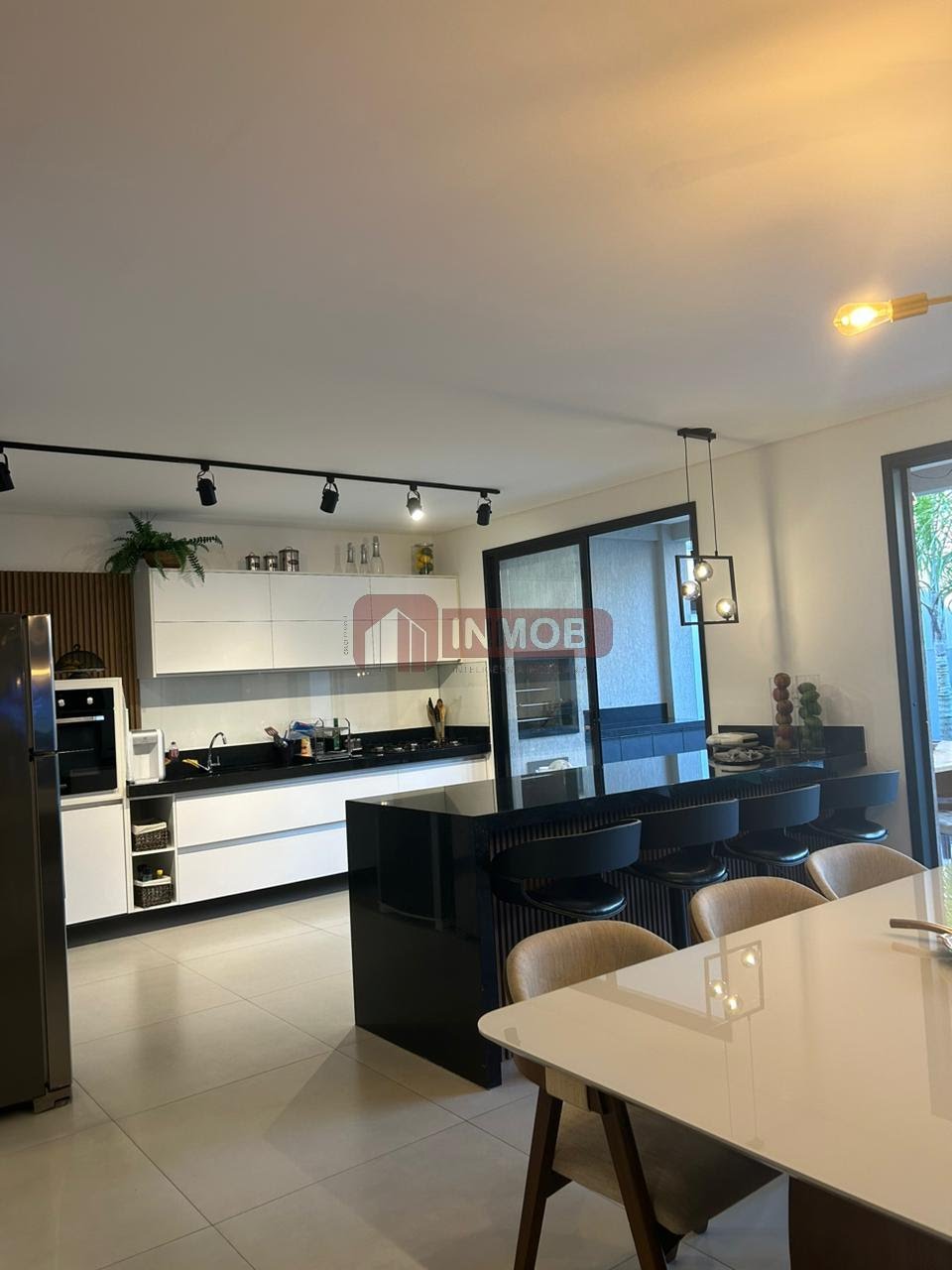Casa à venda com 3 quartos, 3 suítes, 4 vagas e 230m² no Jardim das Nações, Taubaté (SP) — foto 28 de 29