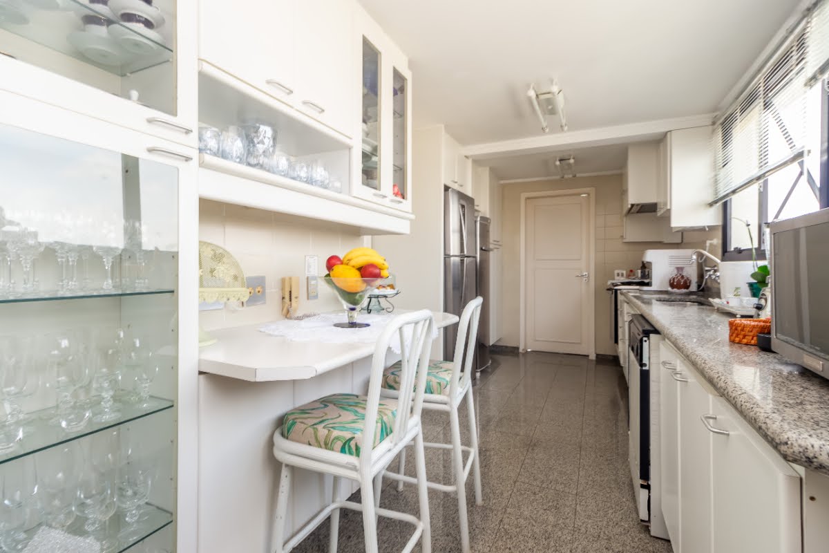 Apartamento para alugar com 4 quartos, 4 suítes, 3 vagas e 198m² no Indianópolis, São Paulo (SP) — foto 17 de 30