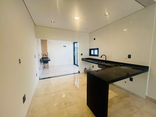 Casa de Condomínio em Cajuru do Sul - Sorocaba, SP - 3 Dormitórios/1 Suíte - Cozinha com planejados - Área gourmet - Piscina - 2 Vagas