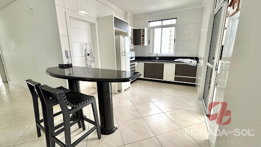 Apartamento em Meia Praia  -  Itapema