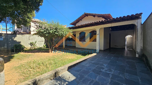Casa à venda em Imbaúbas, Ipatinga | 3 quartos, 219m²