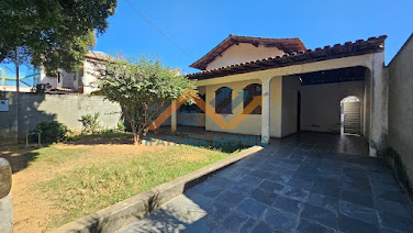 Casa à venda em Imbaúbas, Ipatinga | 3 quartos, 219m²