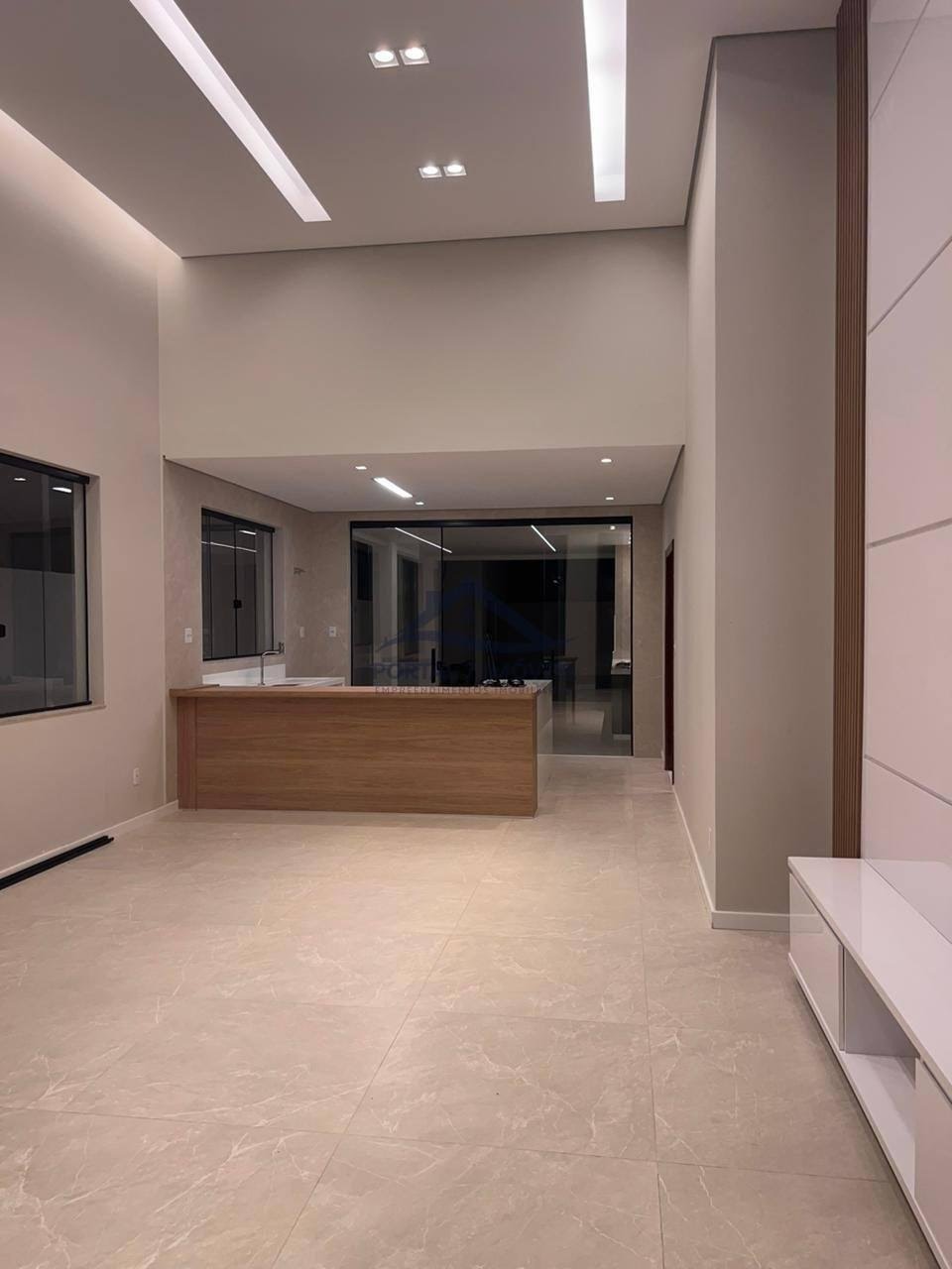 Casa à venda com 3 quartos, 1 suíte, 4 vagas e 180m² no Flórida, Sete Lagoas (MG) — foto 9 de 30