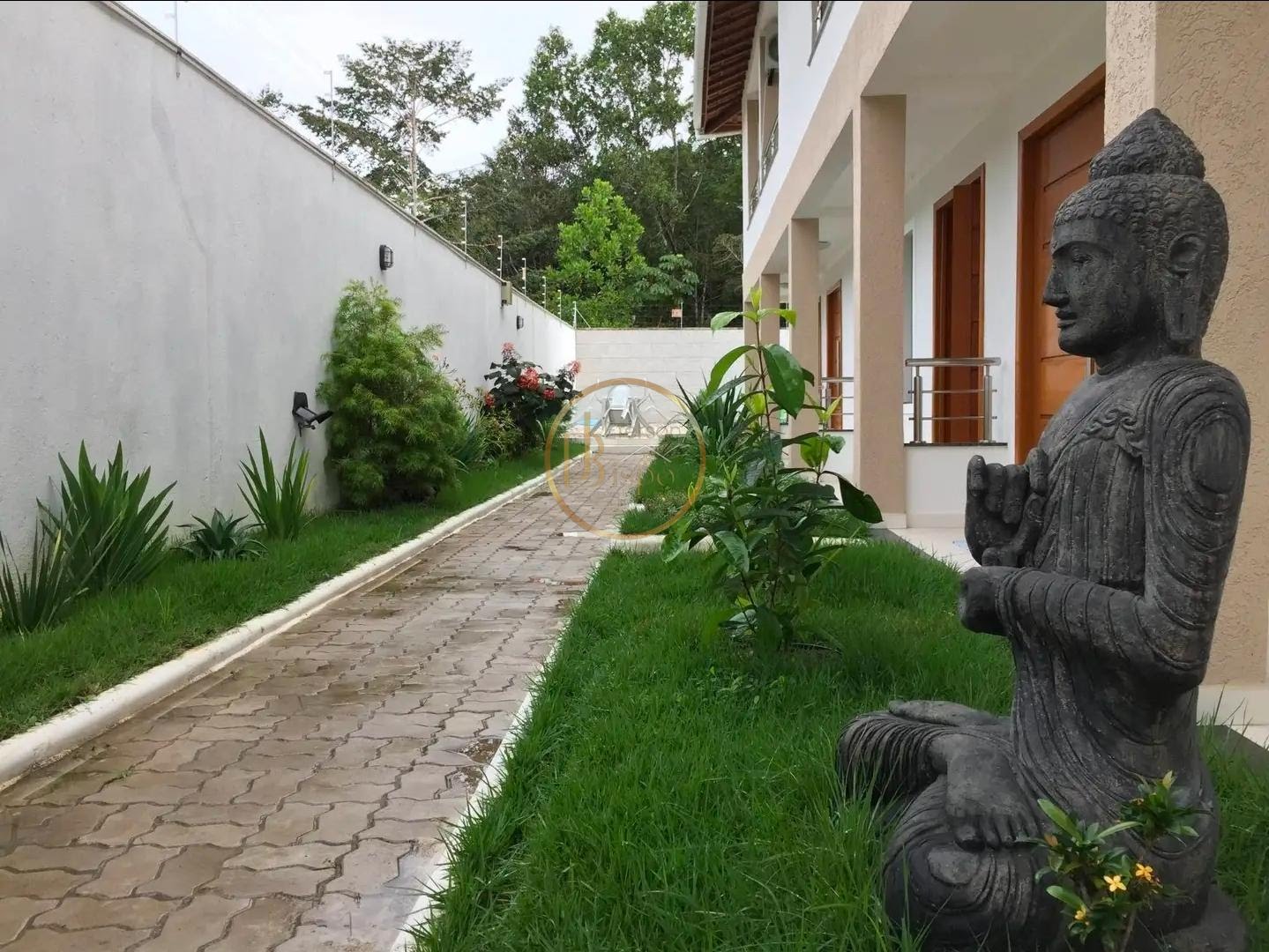 Apartamento à venda com 2 quartos, 2 banheiros, 1 vaga e 70m² no Praia de Taperapuã, Porto Seguro — foto principal