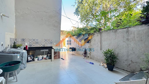 Casa à venda em Veneza, Ipatinga | 3 quartos, suíte, 180m²