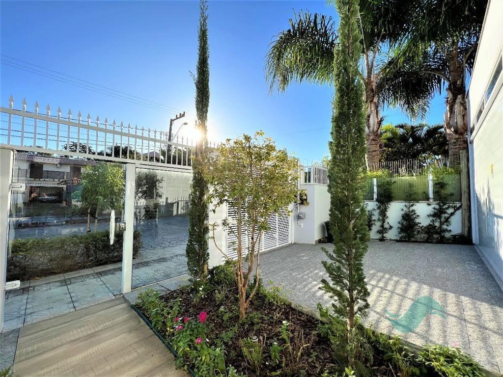 Casa à venda com 3 suítes, 1 vaga e 225m² no Jurerê, Florianópolis (SC) — foto 20 de 22