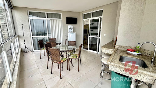 3 QUARTOS E 2 SUÍTES COM VISTA MAR