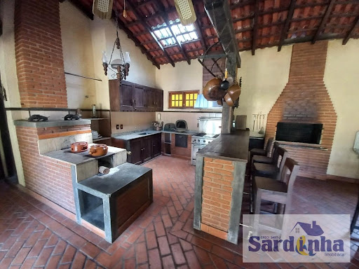 Sítio à Venda em Piedade: 14 Quartos, 1989m², R$2.600.000