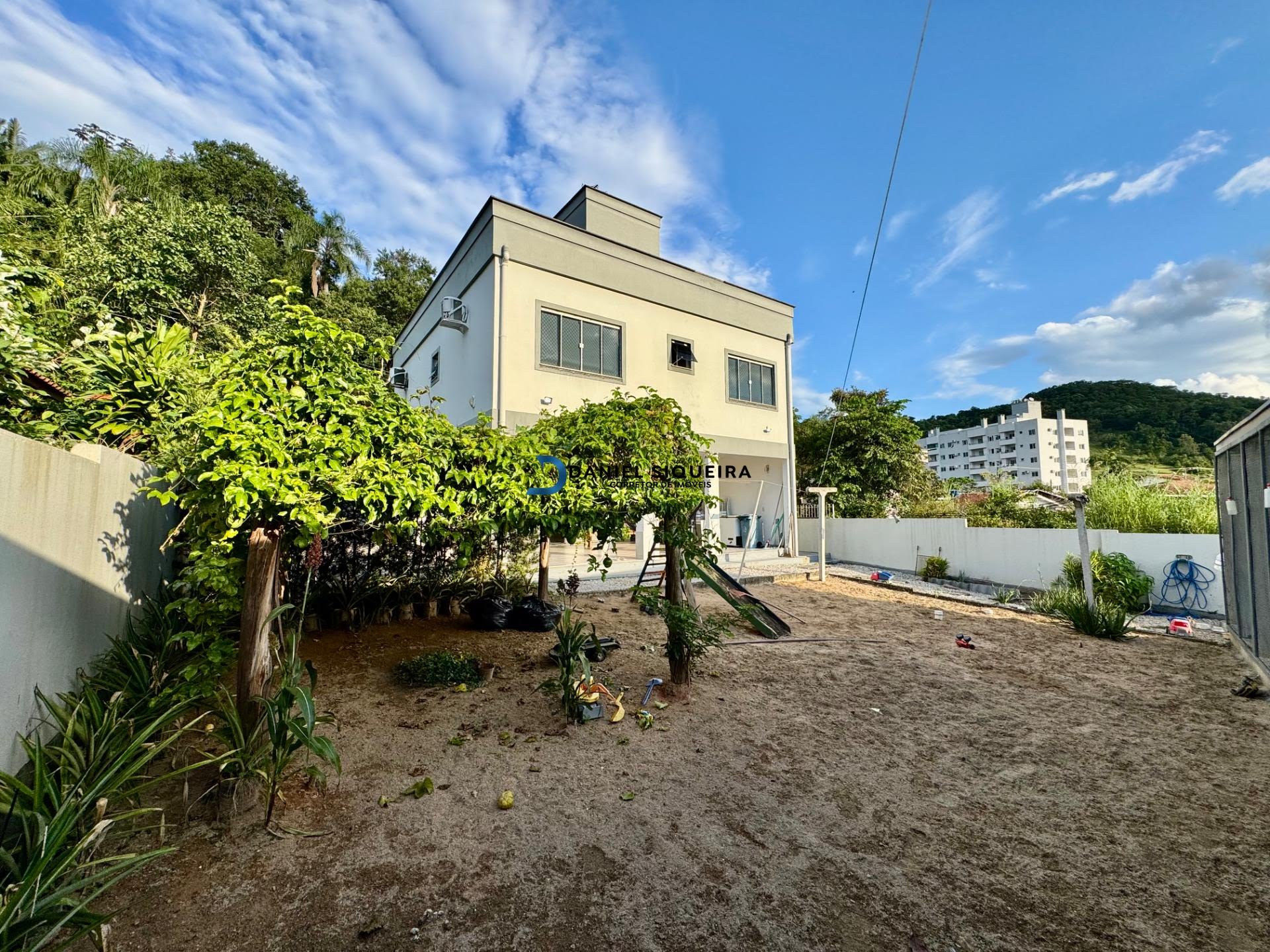 Casa à venda com 3 quartos, 1 suíte, 6 vagas e 190m² no Fundos, Biguaçu (SC) — foto 29 de 30