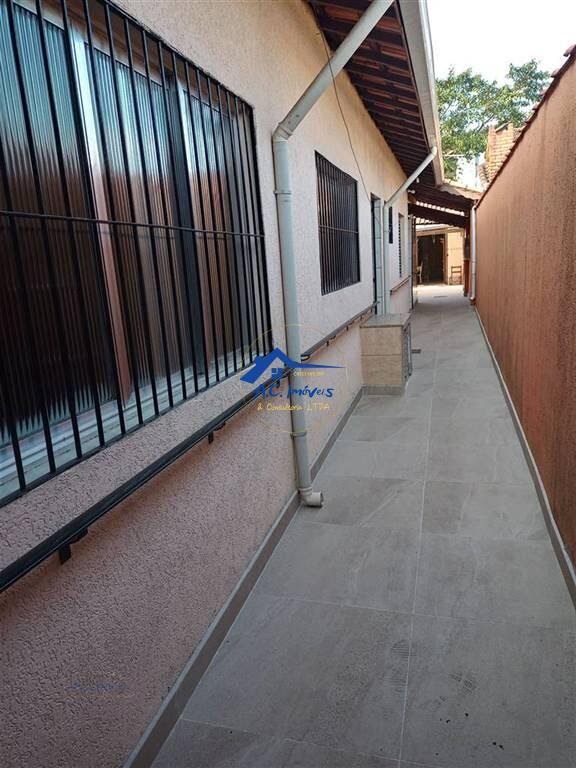 Casa à venda com 3 quartos, 2 banheiros, 2 vagas e 182m² no Tupi, Praia Grande (SP) — foto 8 de 30