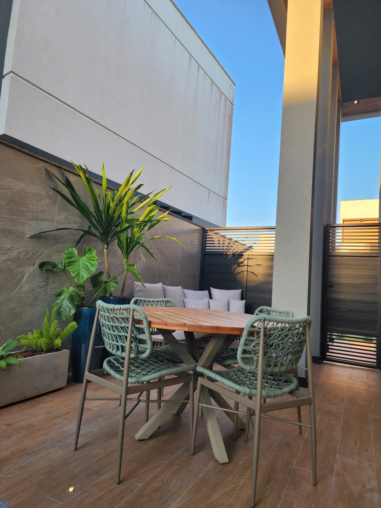Casa à venda com 4 quartos, 4 suítes, 4 vagas e 380m² no Sim, Feira de Santana (BA) — foto 7 de 30