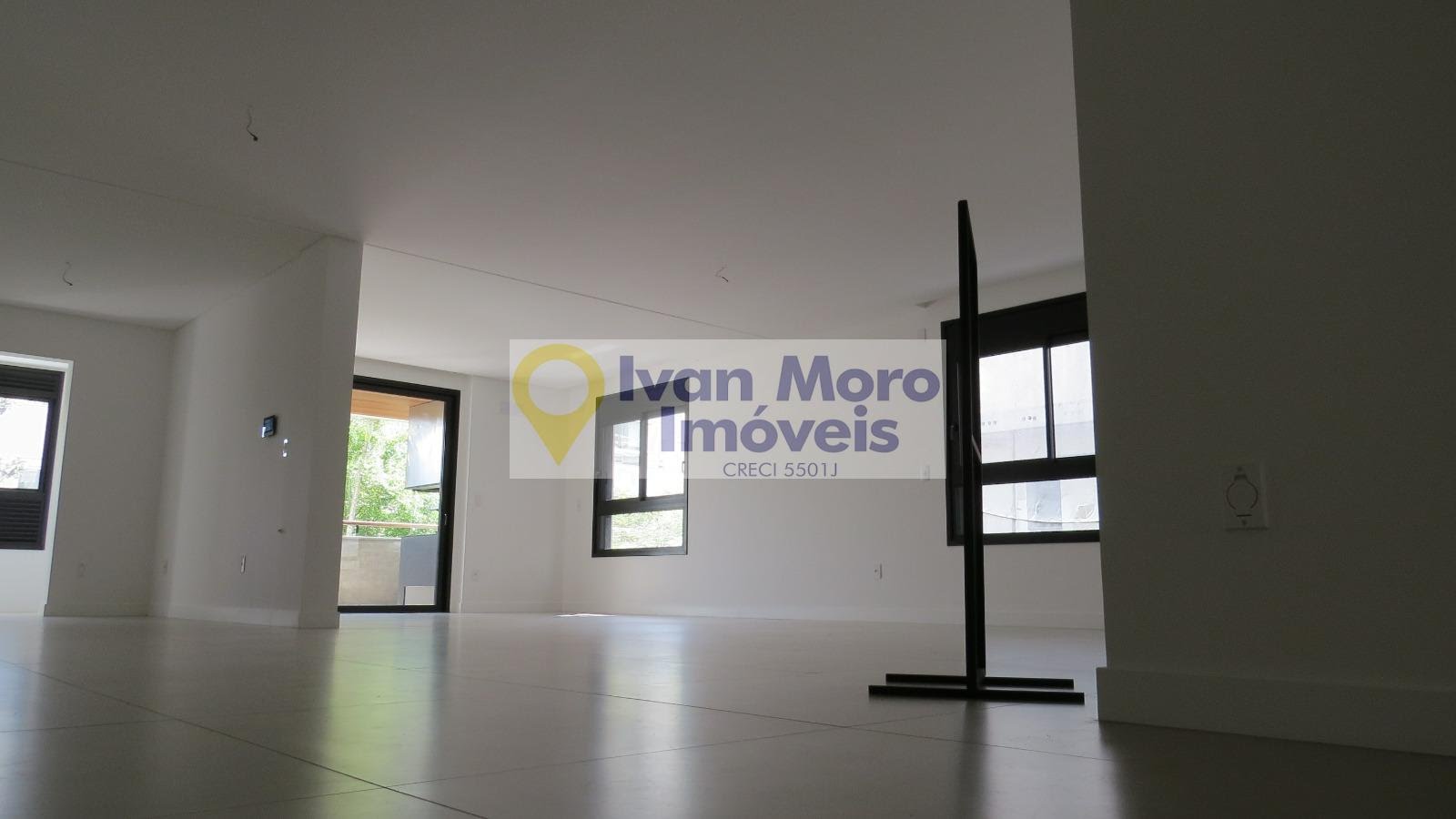 Apartamento à venda com 4 quartos, 4 suítes, 2 vagas e 210m² no Jurerê, Florianópolis (SC) — foto 9 de 30