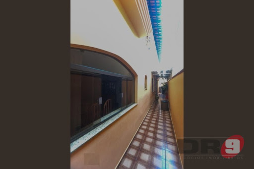 Casa Sobrado em Alto da Mooca - São Paulo, SP., aceita permuta por imóvel menor.