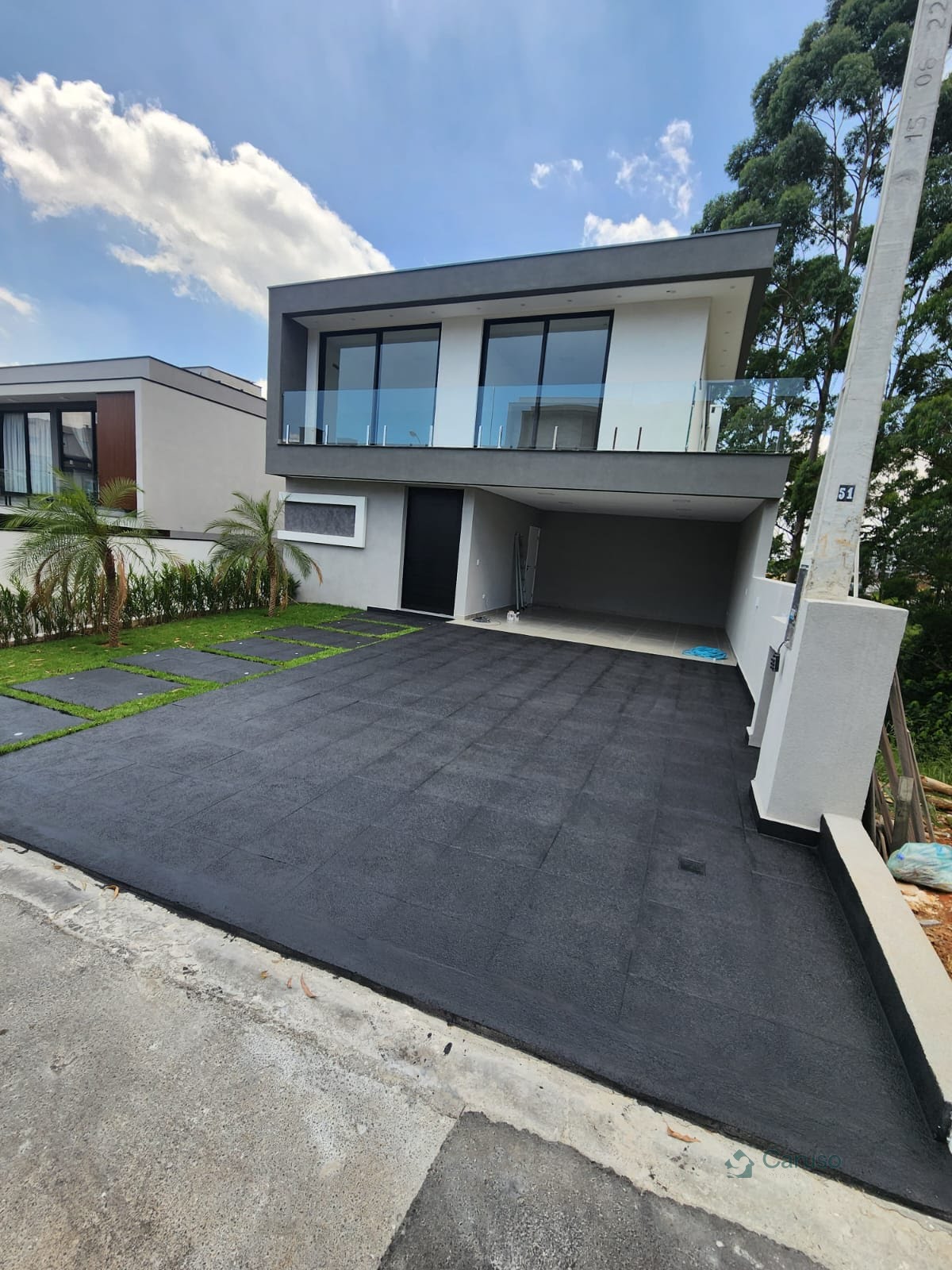 Casa à venda com 4 quartos, 6 banheiros, 4 vagas e 300m² no Condomínio Real Park, Arujá — foto principal