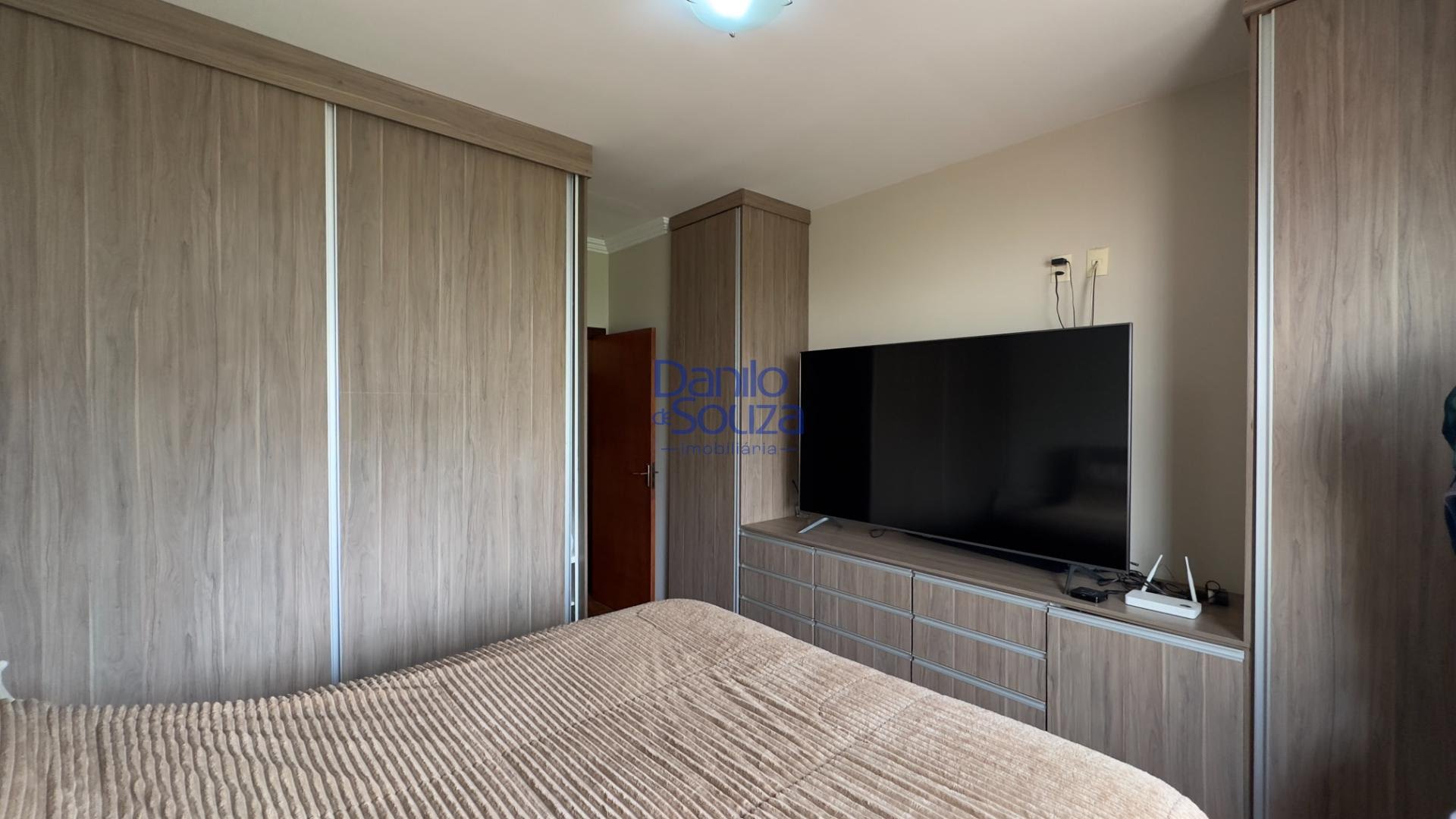 Casa à venda com 3 quartos, 1 suíte, 2 vagas e 411m² no Vila Andrea, Araxá (MG) — foto 14 de 18