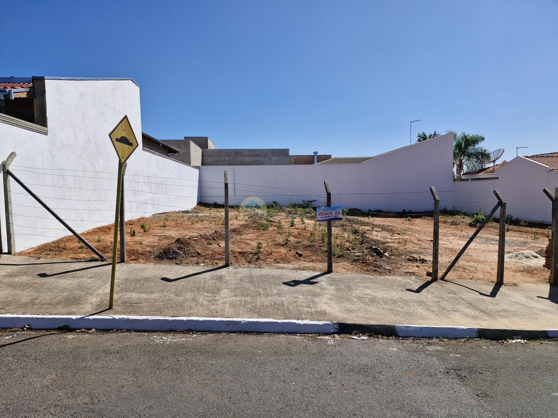 Terreno a venda em Casa Branca SP