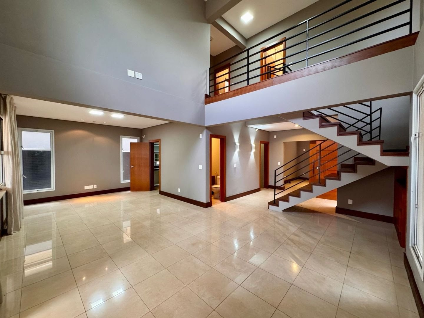 Casa para alugar com 3 quartos, 3 suítes, 3 vagas e 333m² no Jardim Botânico, Ribeirão Preto (SP) — foto 2 de 30