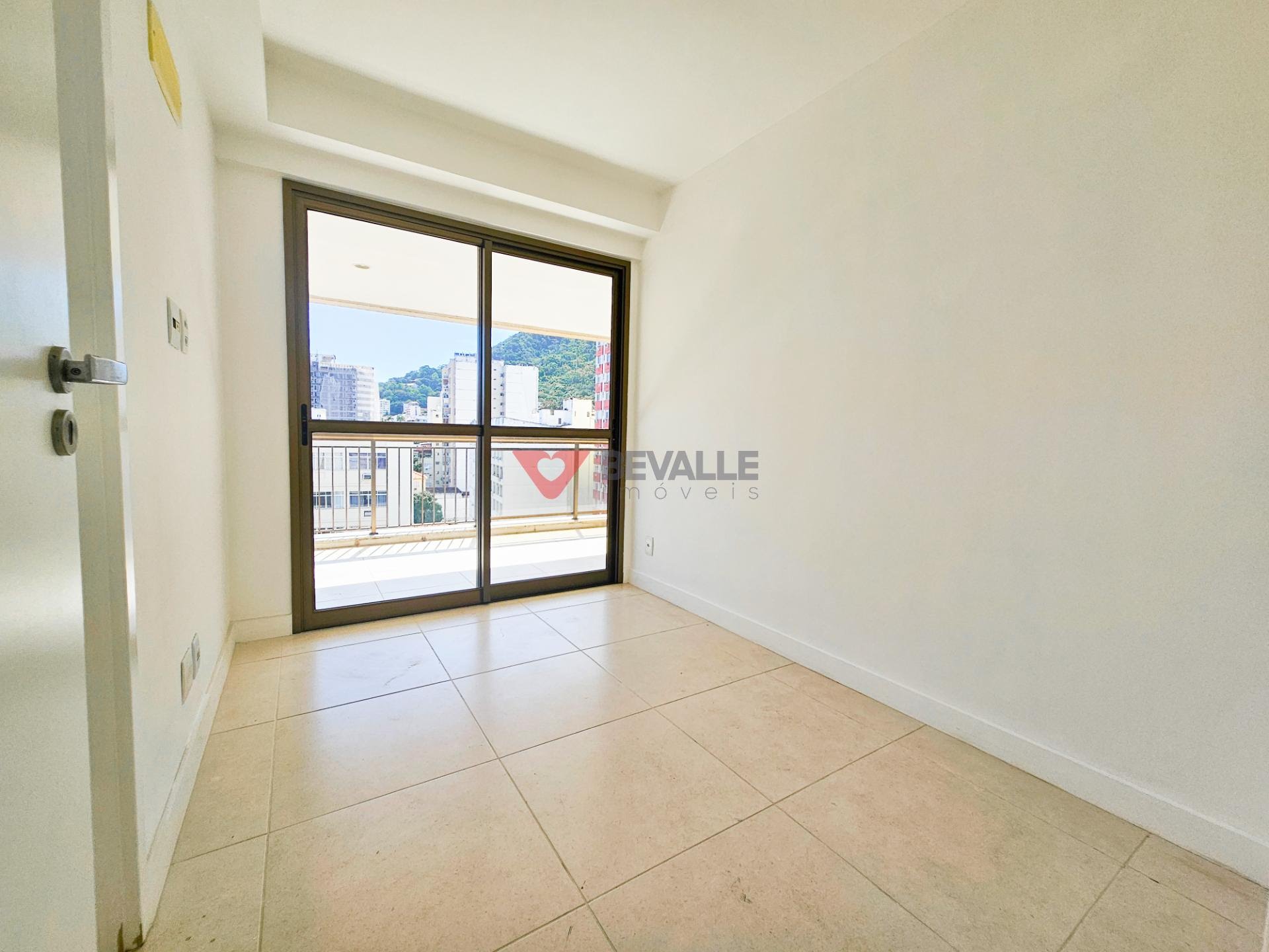 Apartamento à venda com 3 quartos, 1 suíte, 1 vaga e 120m² no Botafogo, Rio de Janeiro (RJ) — foto 9 de 28