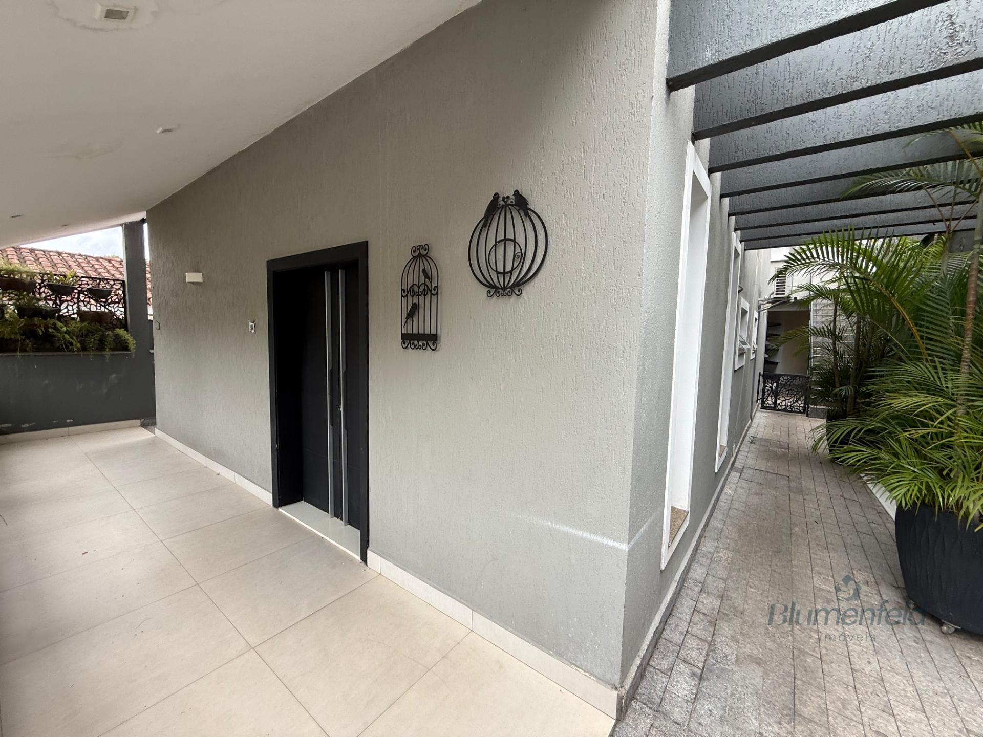 Casa à venda com 4 quartos, 4 suítes, 4 vagas e 300m² no Condomínio Arujazinho IV, Arujá (SP) — foto 7 de 30