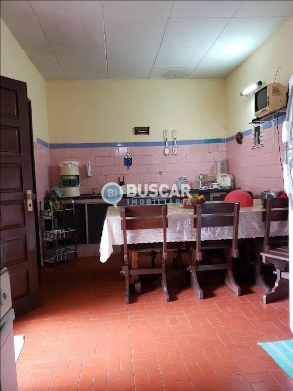 Casa à venda com 3 quartos, 2 banheiros, 1 vaga e 440m² no Centro, Feira de Santana (BA) — foto 2 de 10