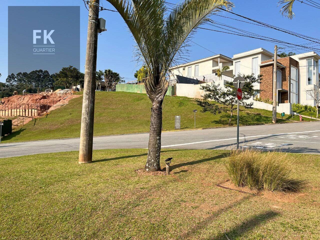 Terreno à venda com 850m² de terreno no Tamboré, Santana de Parnaíba — foto principal