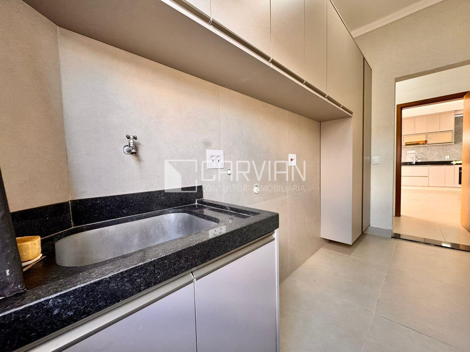 Casa à venda com 3 quartos, 3 suítes, 4 vagas e 390m² no Residencial Alto do Castelo, Ribeirão Preto (SP) — foto 13 de 30