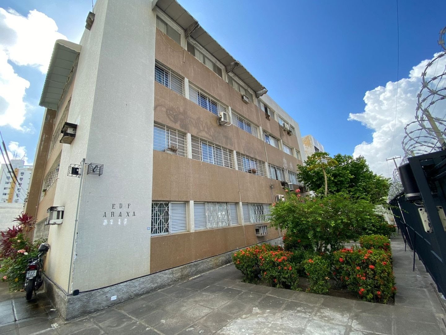 Apartamento à venda com 4 quartos, 1 banheiro, 1 vaga e 110m² no Madalena, Recife (PE) — foto 2 de 10