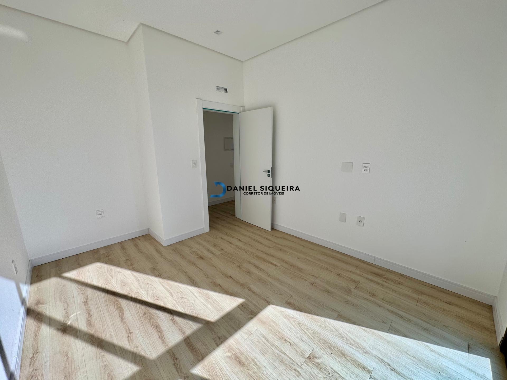 Casa à venda com 4 quartos, 1 suíte, 4 vagas e 237m² no Bairro Deltaville, Biguaçu (SC) — foto 17 de 30