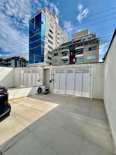 Aluguel por temporada - Casa frente mar com 03 Quartos em Balneário Perequê  -  Porto Belo - SC