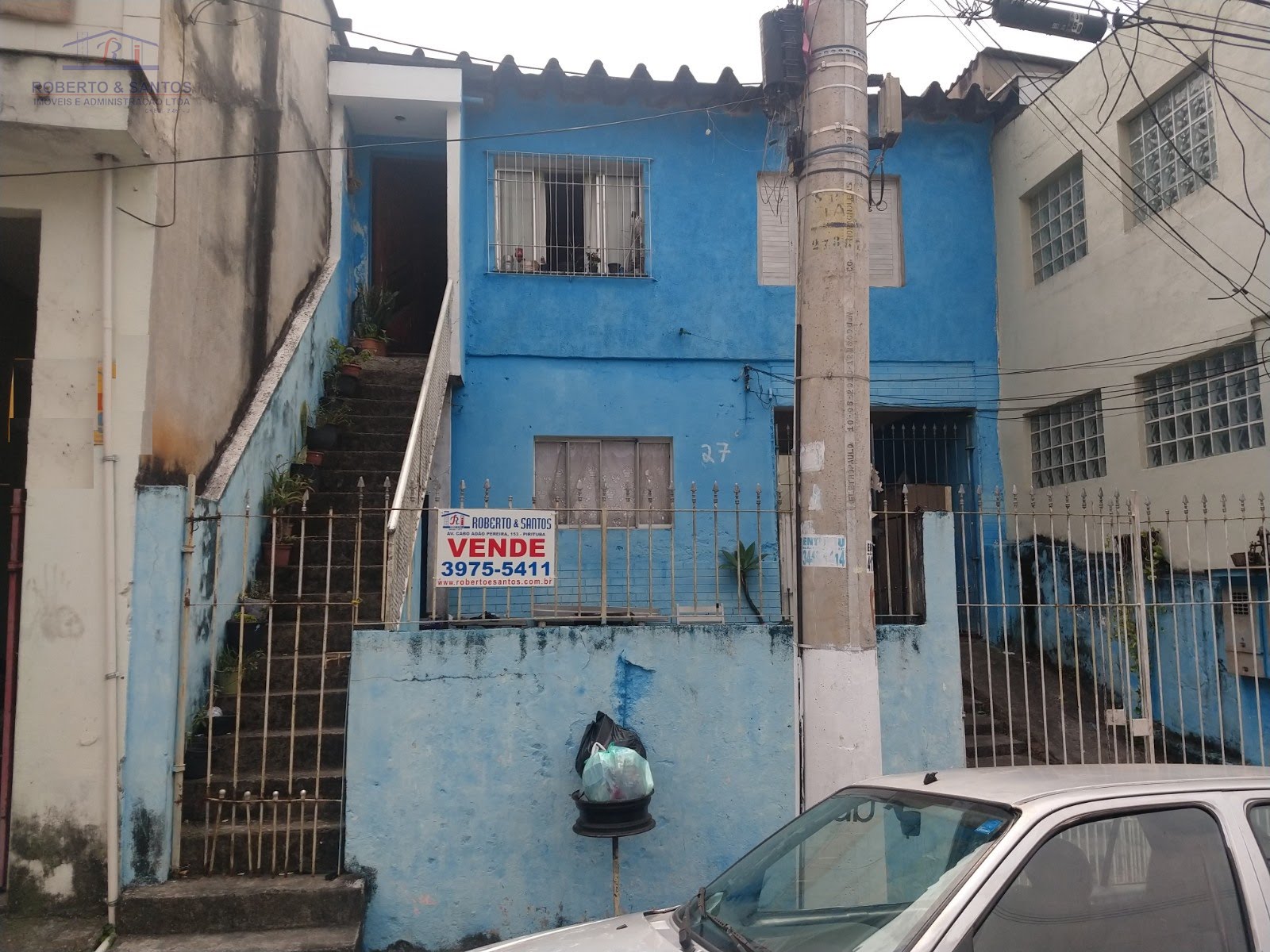 Vista da frente da casa