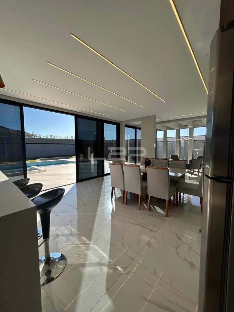 Casa à venda com 3 quartos, 3 suítes, 6 vagas e 376m² no Medeiros, Jundiaí (SP) — foto 5 de 23