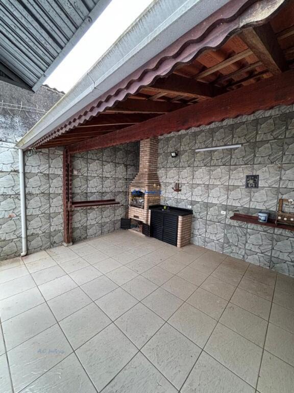 Casa à venda com 2 quartos, 1 suíte, 2 vagas e 150m² no Cidade Ocian, Praia Grande (SP) — foto 2 de 24