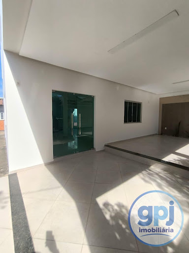 Casa para Locação em Francisco Lucas, Nova Serrana | 4 Dormitórios, 1 Suíte, 3 Banheiros
