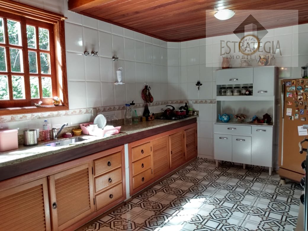 Casa à venda com 3 suítes, 4 vagas e 134m² no Samambaia, Petrópolis (RJ) — foto 11 de 21