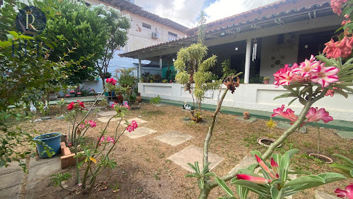 Casa no Olho D'Água com 3 Suítes e Espaço para sua Família