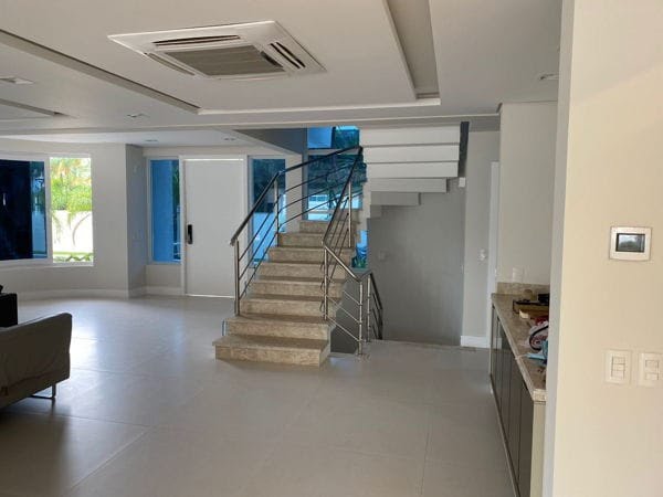 Casa à venda com 5 quartos, 5 suítes, 5 vagas e 940m² no Jurerê Internacional, Florianópolis (SC) — foto 23 de 29