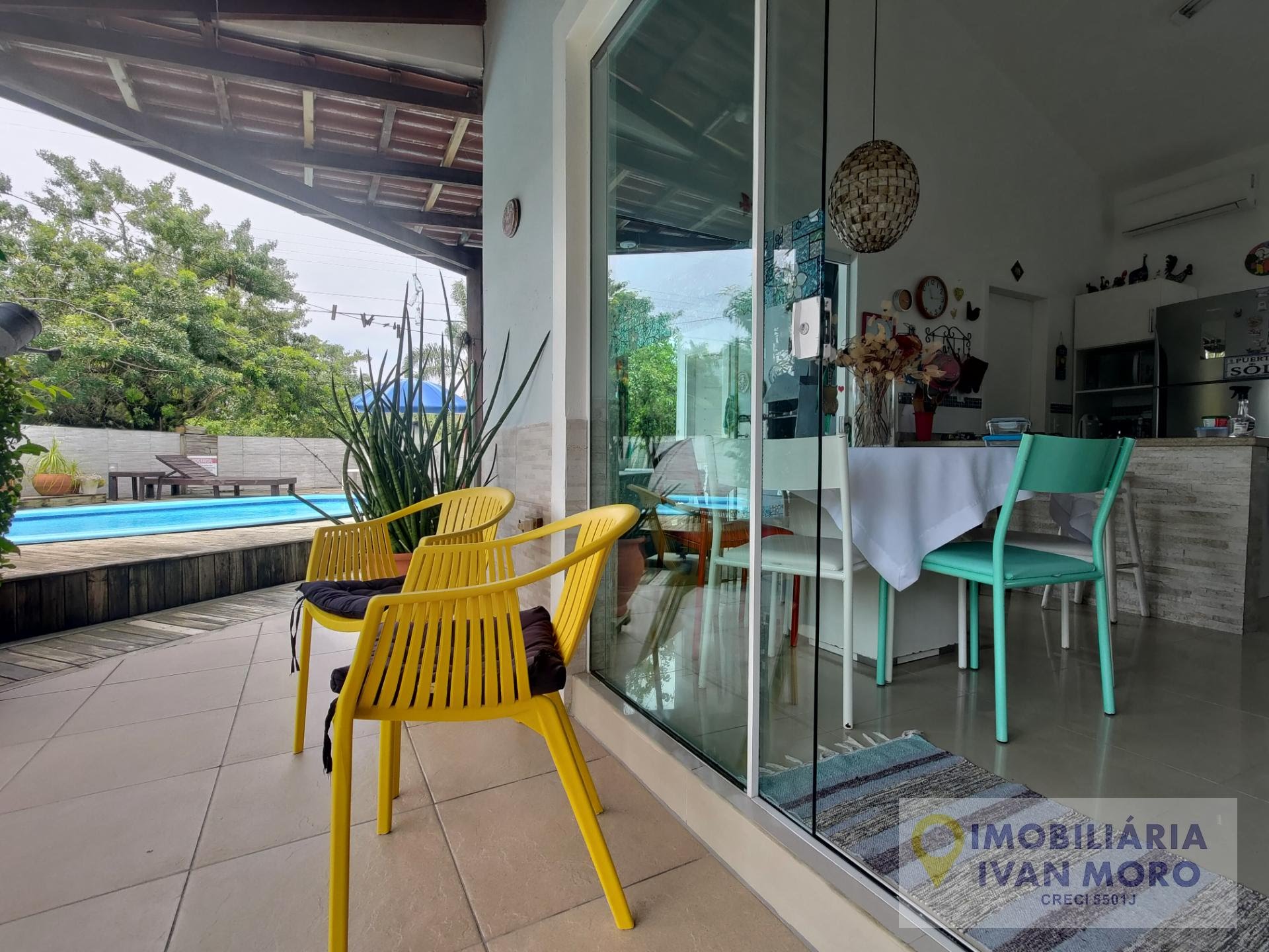 Casa à venda com 4 quartos, 3 suítes, 2 vagas e 230m² no Daniela, Florianópolis (SC) — foto 7 de 30