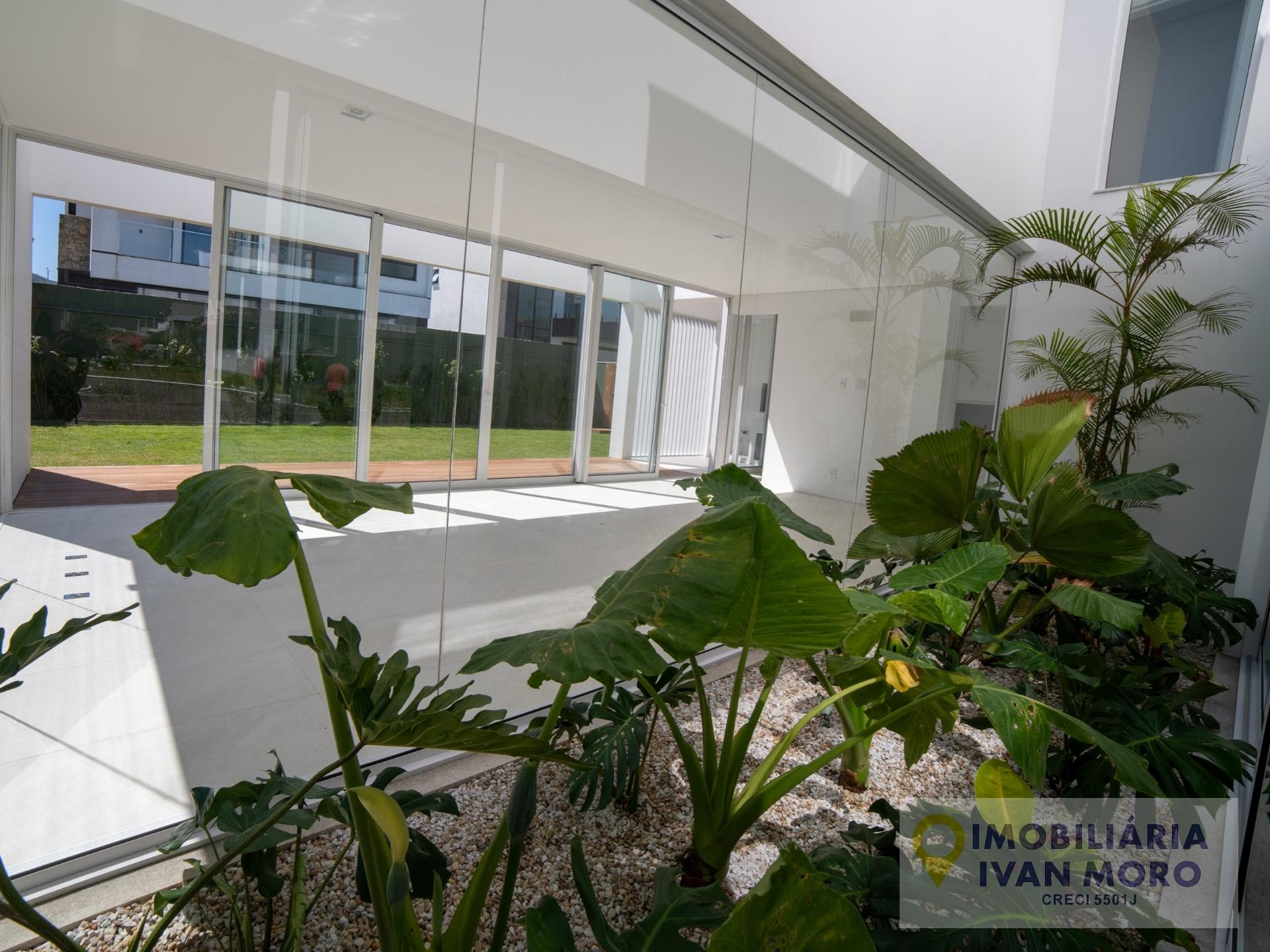 Casa à venda com 4 quartos, 4 suítes, 6 vagas e 297m² no São João do Rio Vermelho, Florianópolis (SC) — foto 13 de 30